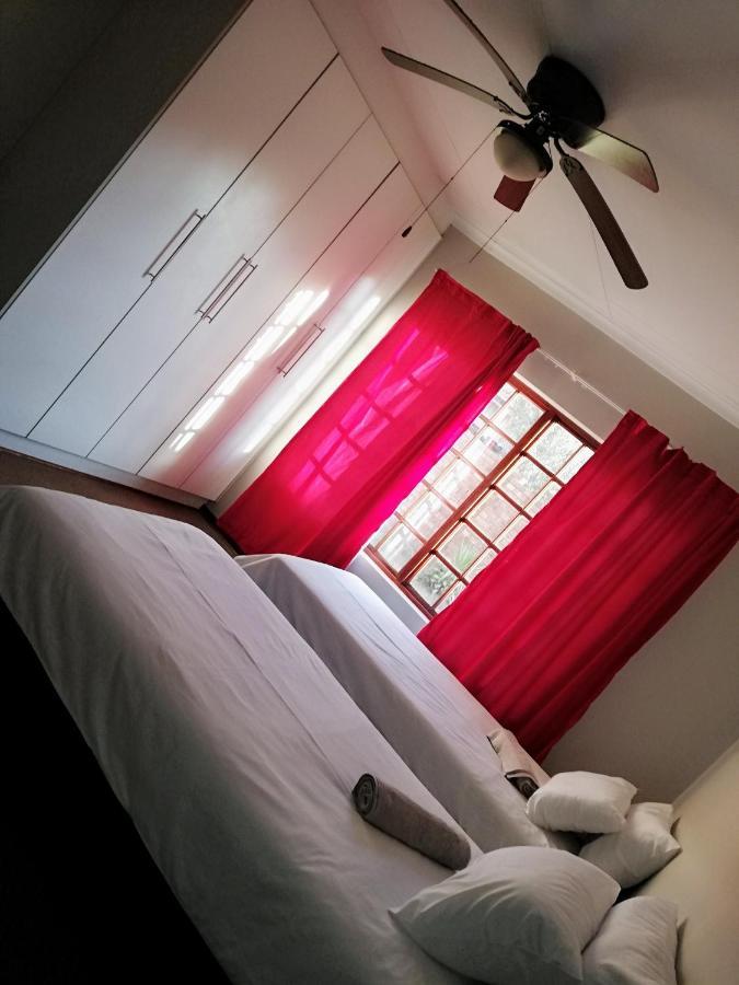 Tumi'S Home Away- 3 Bedroom Witbank Exterior foto